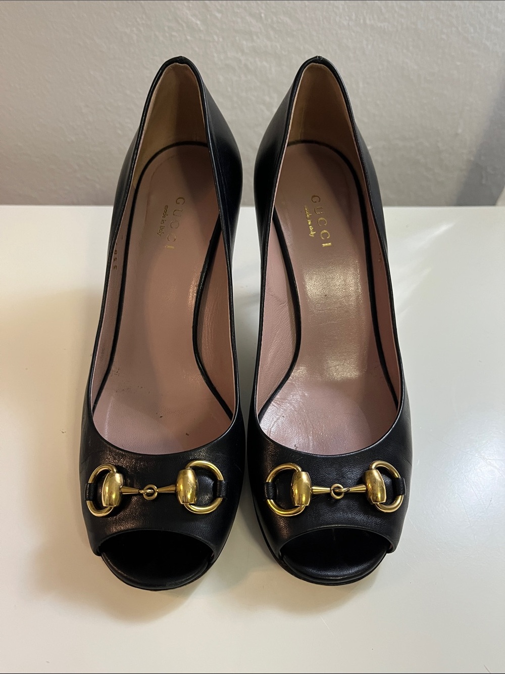 Gucci Black Leather Peep-Toe Pumps with Gold Horsebit